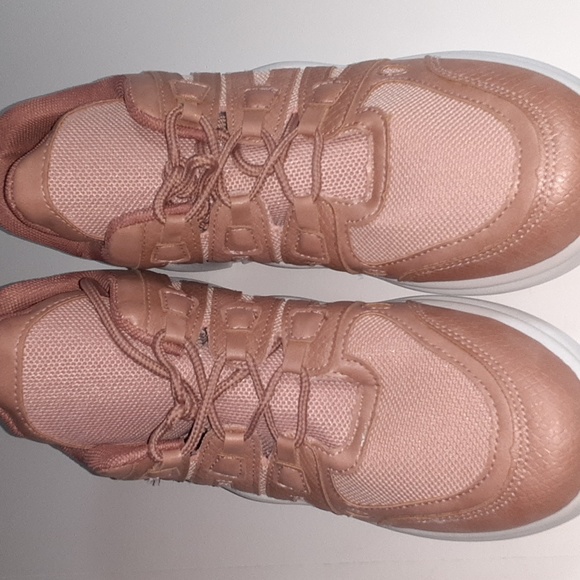 Size 10 Walking Shoe by Qupid $10 Rose Mauve Color - Picture 3 of 8